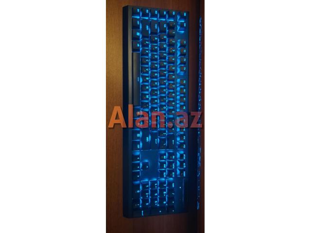 Razer BlackWidow V4 — Premium Mexaniki Gaming Klaviatura