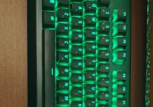 Razer BlackWidow V4 — Premium Mexaniki Gaming Klaviatura