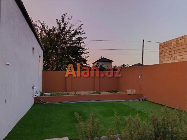 Buzovnada həyət evi satılır