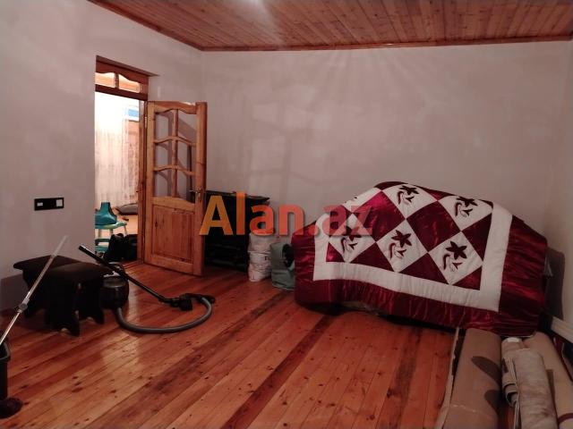 Buzovnada həyət evi satılır