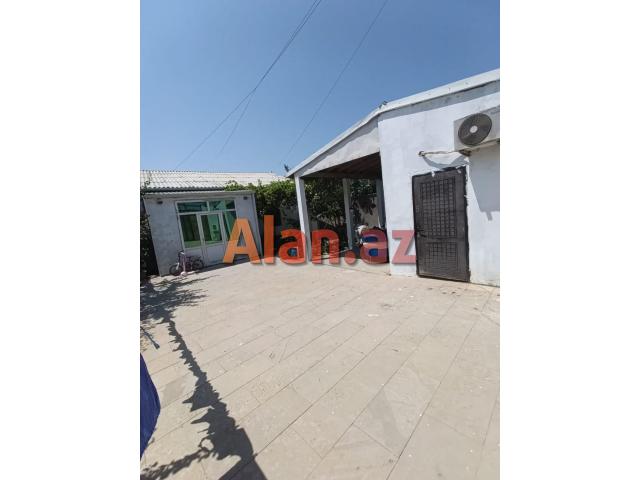Buzovnada həyət evi satılır