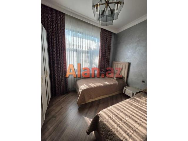 Buzovnada həyət evi satılır