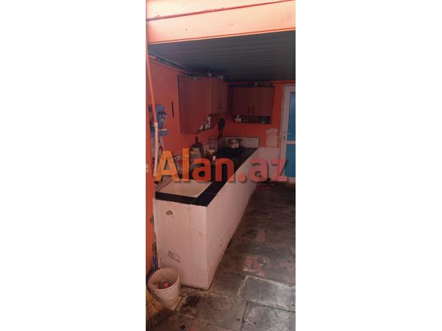 Sabunçu Qəsəbəsi 6 Otaqlı 200+ kv Həyət Evi