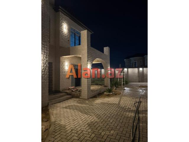 Mərdəkanda villa satılır