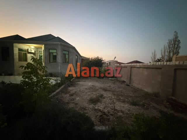 Şüvəlanda həyət evi satılır
