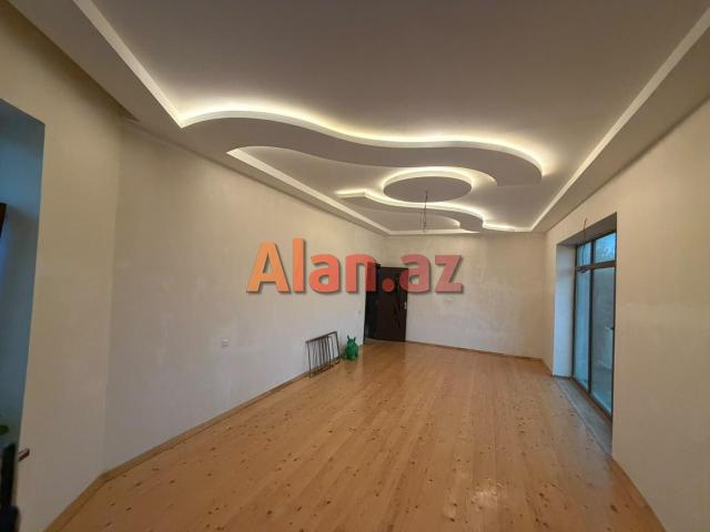 Şüvəlanda həyət evi satılır