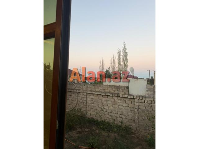 Şüvəlanda həyət evi satılır