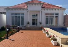 Mərdəkanda villa satılır