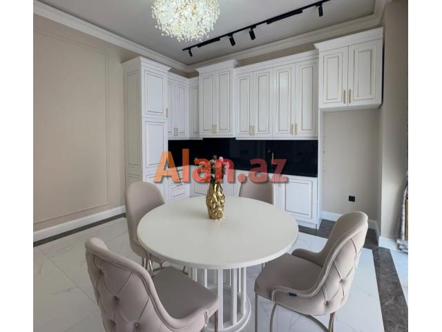 Mərdəkanda villa satılır