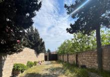 Buzovnada həyət evi satılır