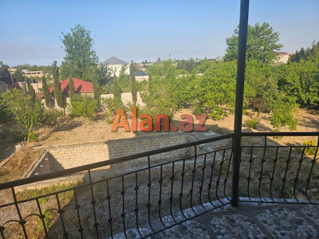 Buzovnada həyət evi satılır