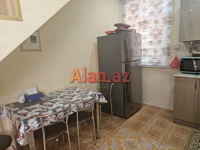Buzovnada həyət evi satılır