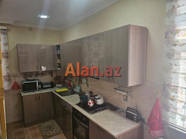Buzovnada həyət evi satılır