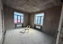 Fatmayi qesebesinde tecili 4 mertebeli Villa satilir