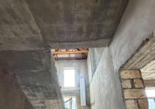 Fatmayi qesebesinde tecili 4 mertebeli Villa satilir