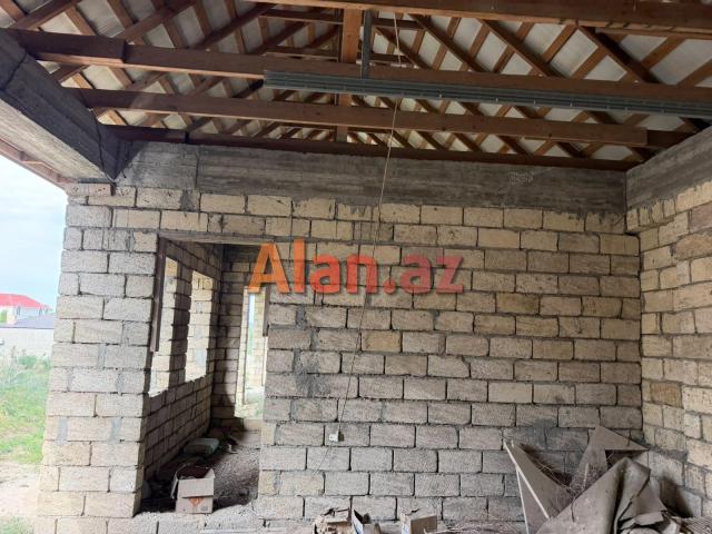 Fatmayi qesebesinde tecili 4 mertebeli Villa satilir