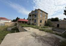 Fatmayi qesebesinde tecili 4 mertebeli Villa satilir