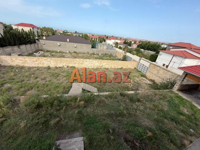 Fatmayi qesebesinde tecili 4 mertebeli Villa satilir