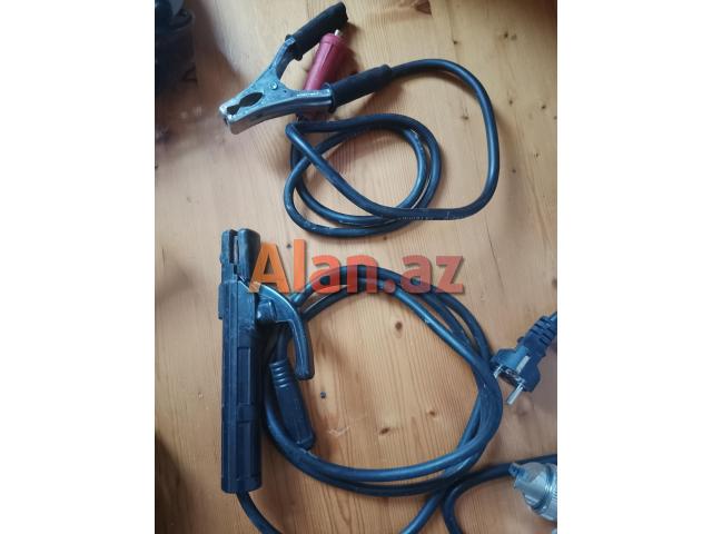real alici vatsapla elaqe saxlaya biler 773553523