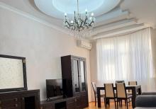 100 m2  2 otaqlı tam təmirli mənzil kirayə verilir