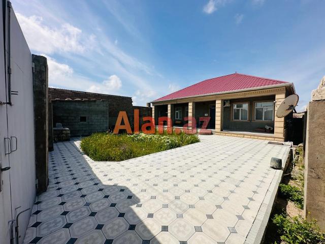 Binə Atçılıqda həyət evi satılır