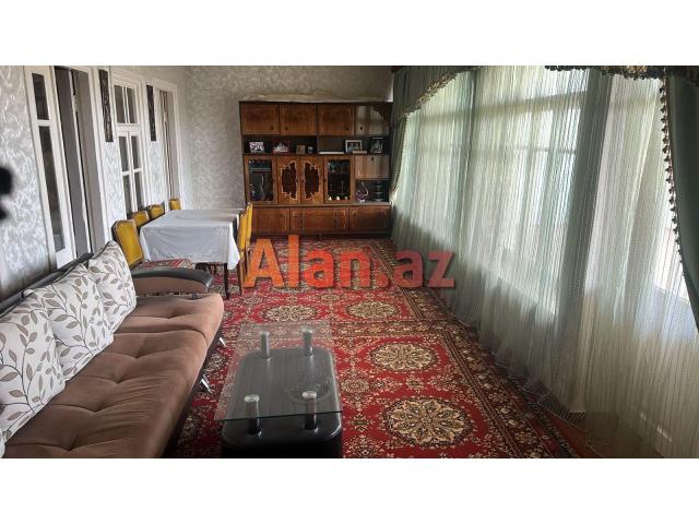 Buzovnada həyət evi satılır