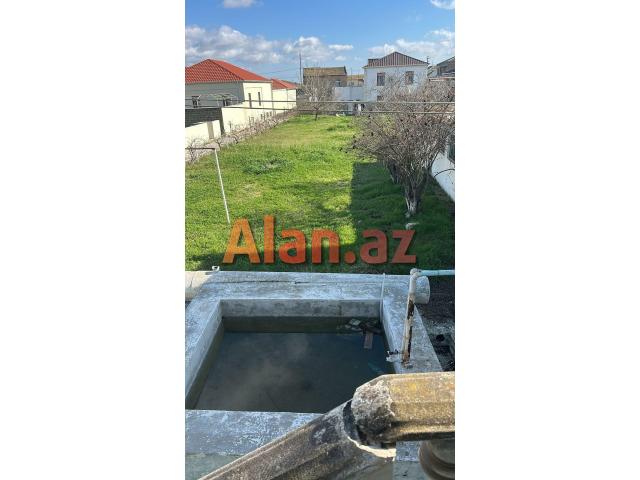 Buzovnada həyət evi satılır