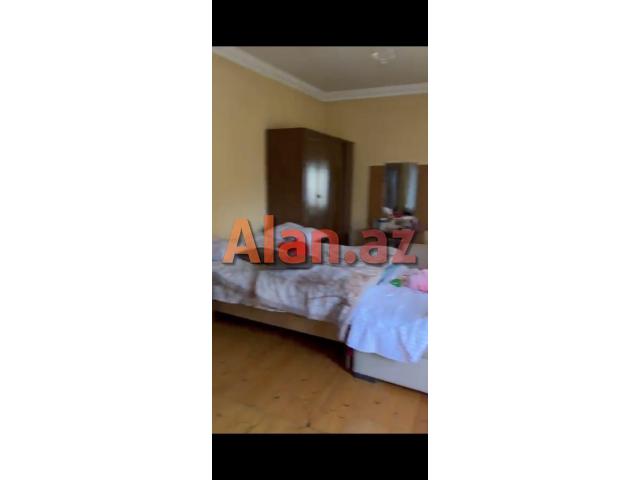 Buzovna Albalılıqda həyət evi  satılır