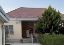 Buzovna Albalılıqda həyət evi  satılır