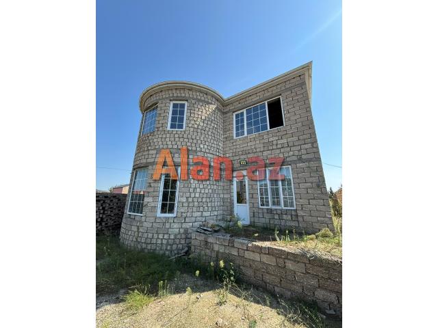 Buzovnada həyət evi satılır