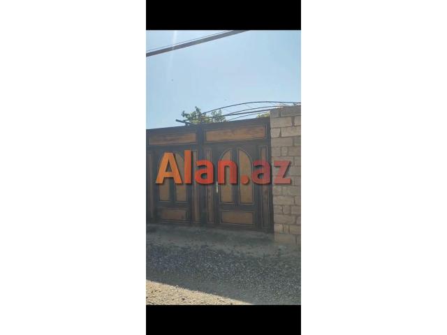 Buzovnada həyət evi satılır
