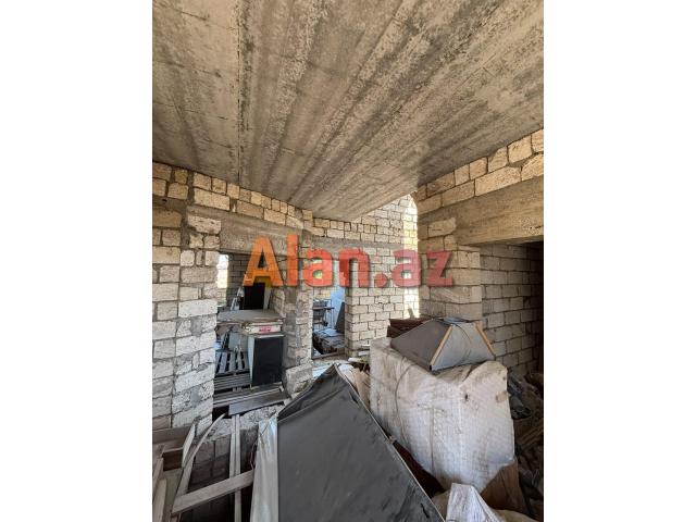 Buzovnada həyət evi satılır
