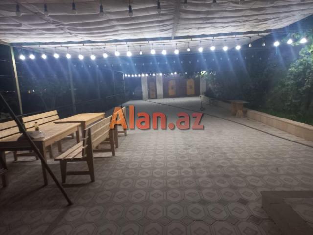 Buzovnada həyət evi satılır