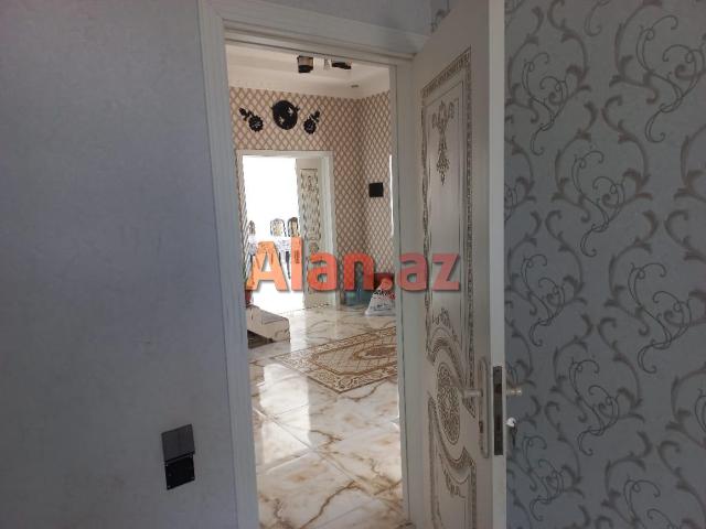 Buzovnada həyət evi satılır