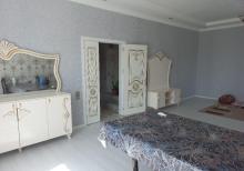 Buzovnada həyət evi satılır