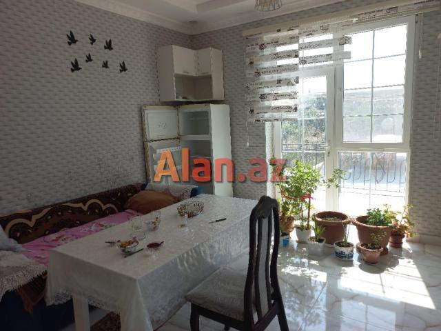 Buzovnada həyət evi satılır