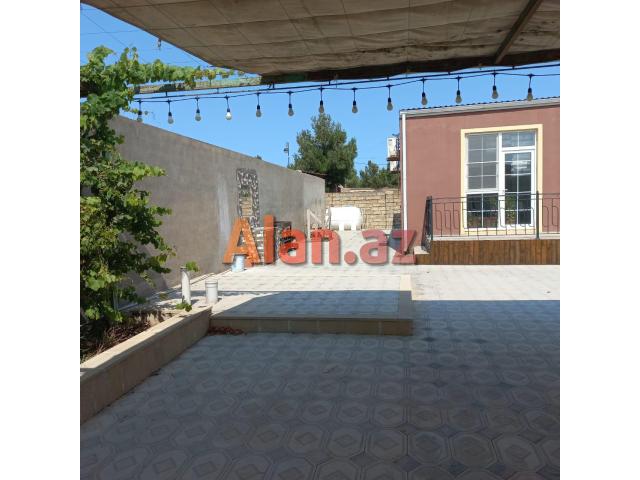 Buzovnada həyət evi satılır