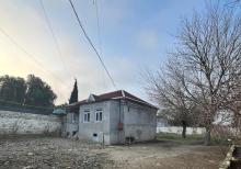 Buzovnada həyət evi satılır