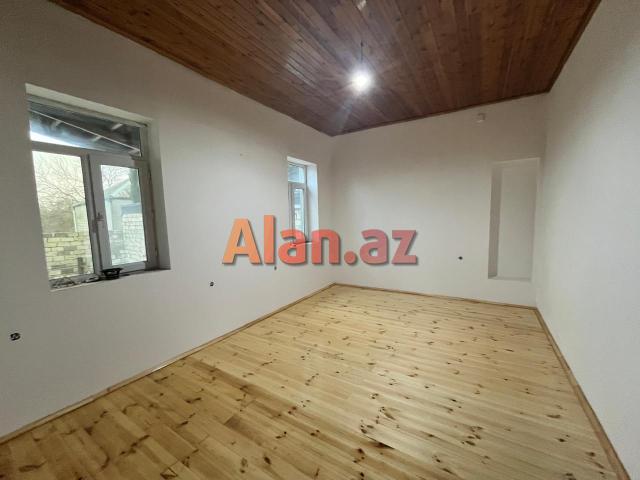 Buzovnada həyət evi satılır