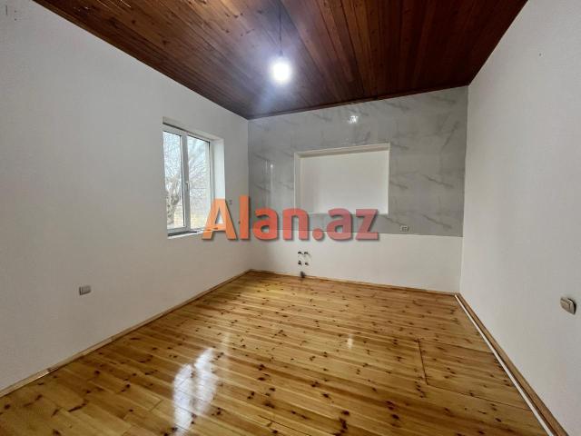 Buzovnada həyət evi satılır