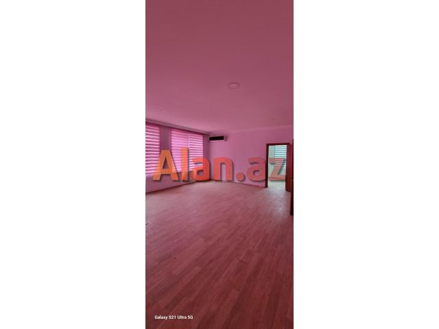 Mərdəkanda  bağ evi satılır