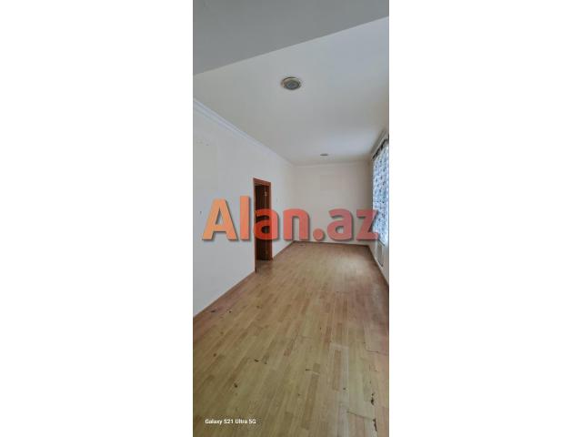 Mərdəkanda  bağ evi satılır