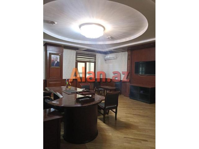 Eldar Babayev kucesinde 18 otaqli ofis icareye verilir