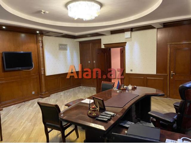Eldar Babayev kucesinde 18 otaqli ofis icareye verilir