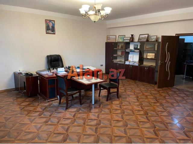 Eldar Babayev kucesinde 18 otaqli ofis icareye verilir
