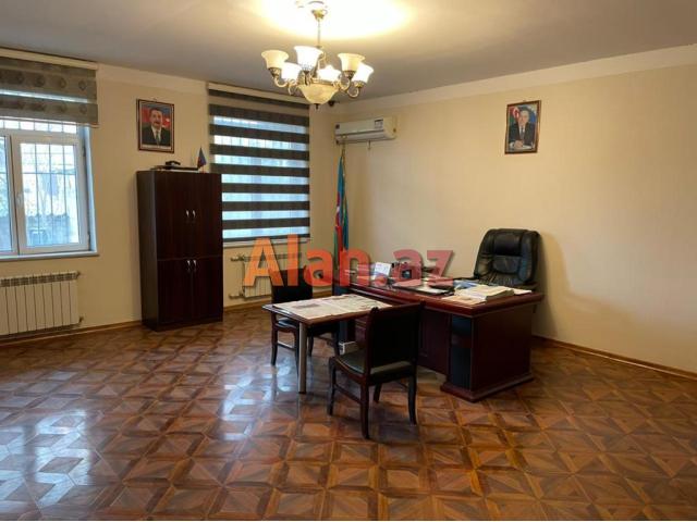 Eldar Babayev kucesinde 18 otaqli ofis icareye verilir