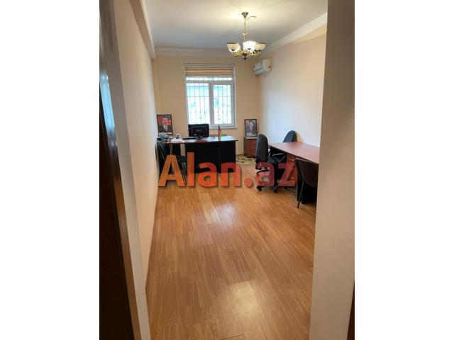 Eldar Babayev kucesinde 18 otaqli ofis icareye verilir