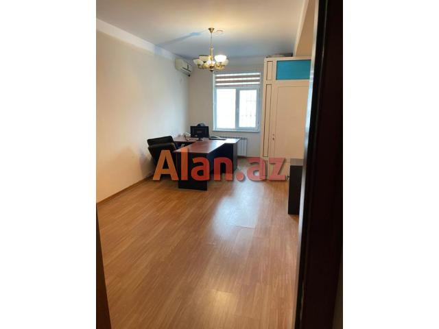Eldar Babayev kucesinde 18 otaqli ofis icareye verilir