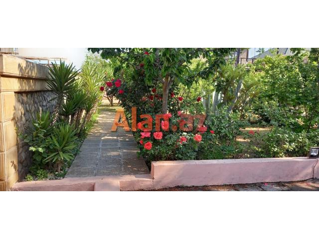 Mərdəkanda villa satılır