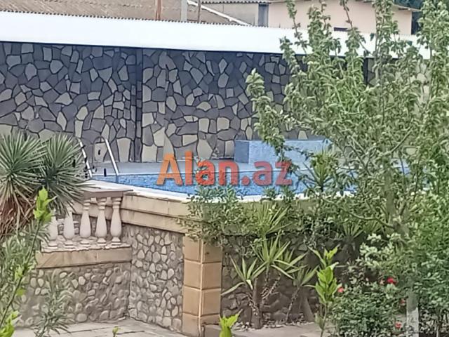 Mərdəkanda villa satılır